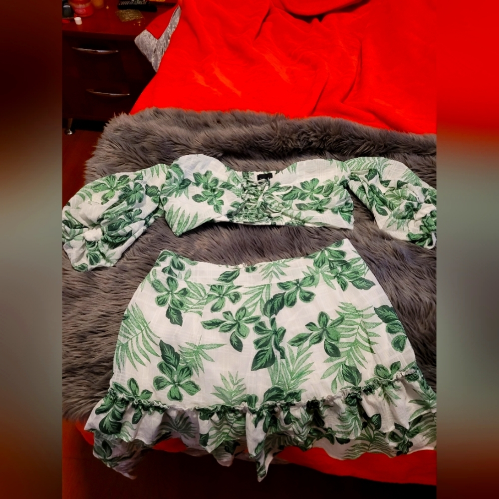 2 piece sexy off shoulder with zip back skirt